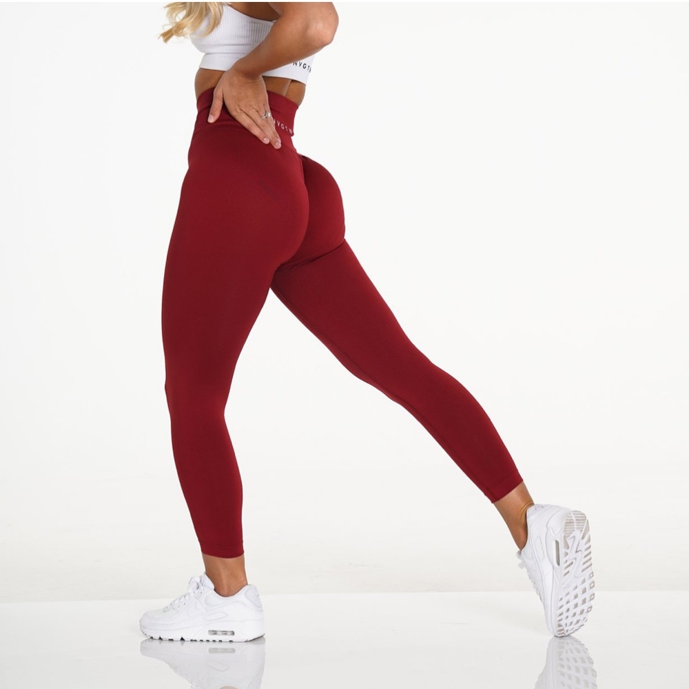 NVGTN Carmine Solid Seamless Leggings